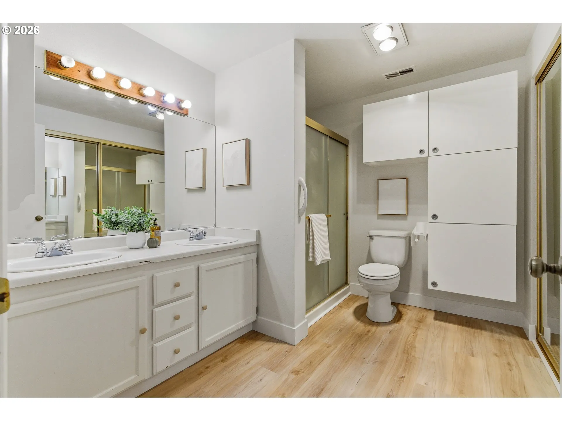 Attached Bathroom #1-Wide Angle/Fisheye