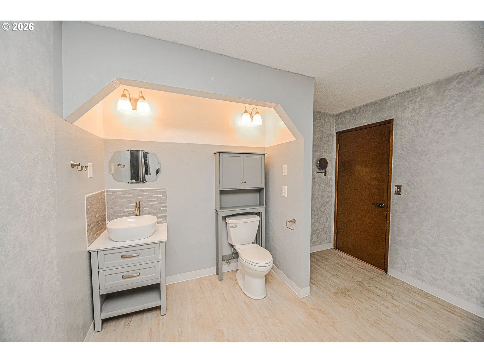 Bathroom, Attached-Half Bath