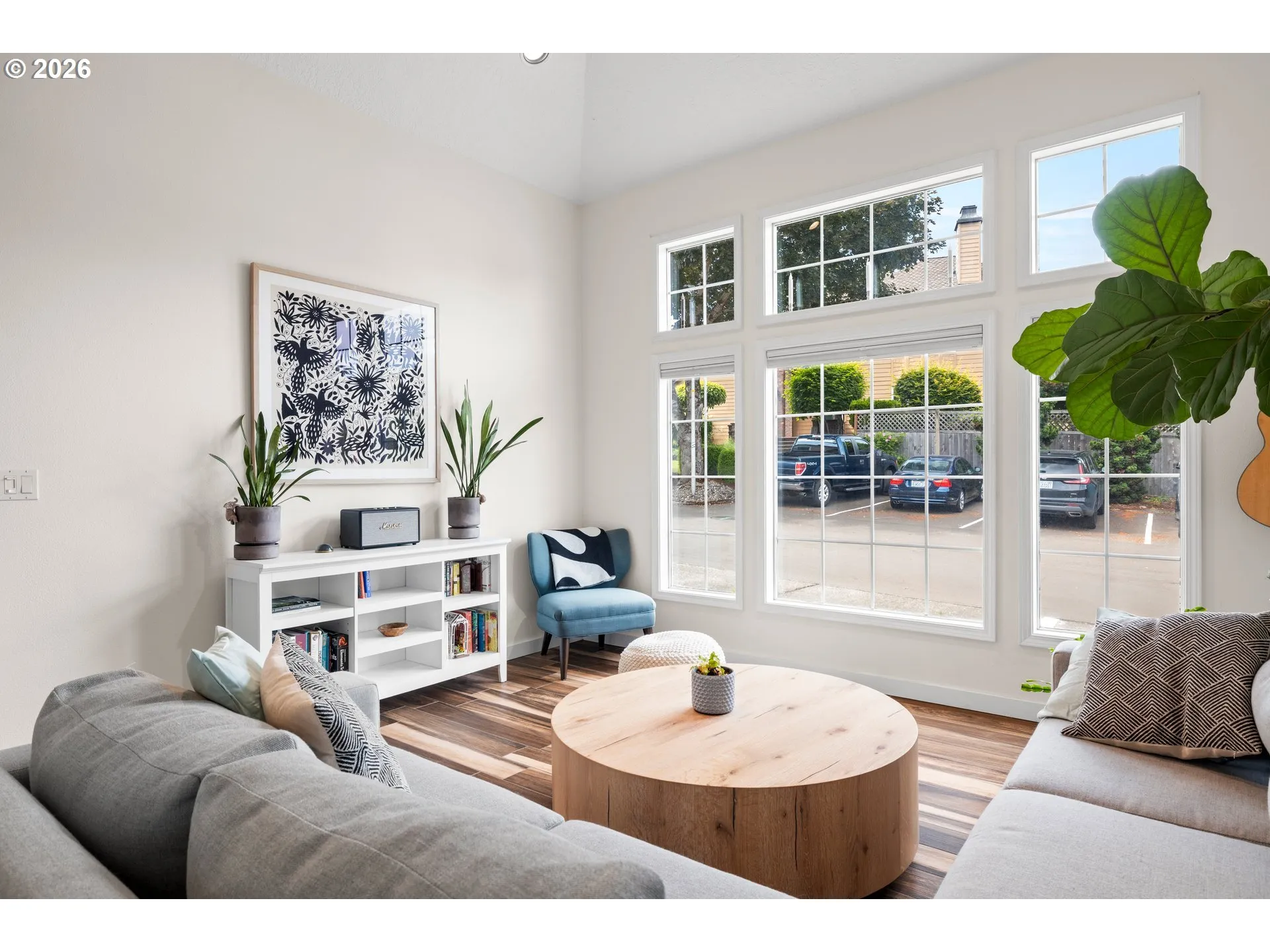 Living Room-Vaulted Ceilings