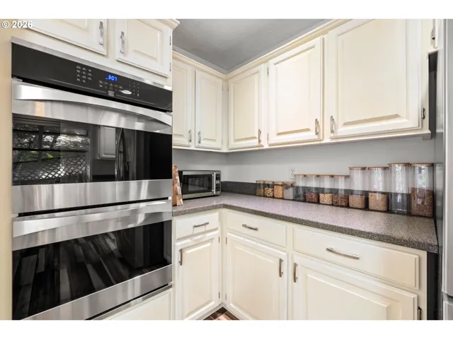 Kitchen-Oven