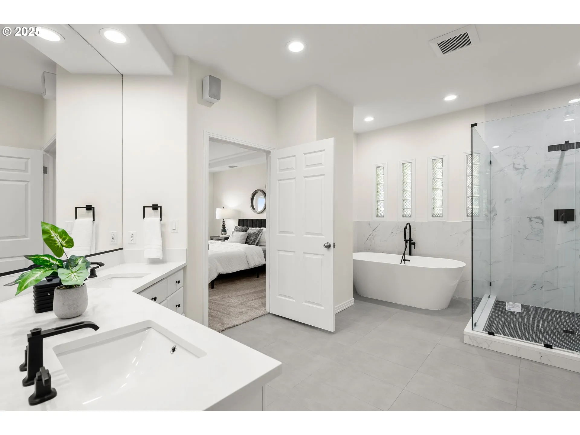 Owner's Suite Bathroom-Garden Tub