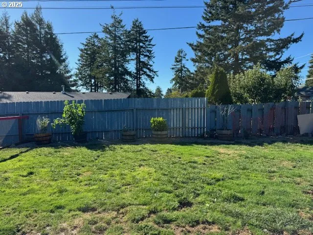 Yard-Fenced