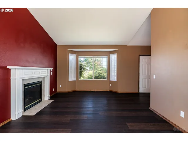 Living Room-Fireplace
