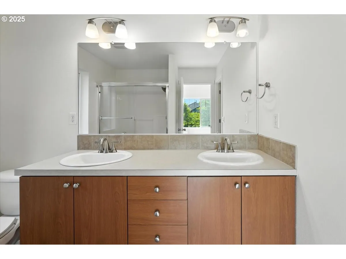 Bathroom, Attached-Double Sinks