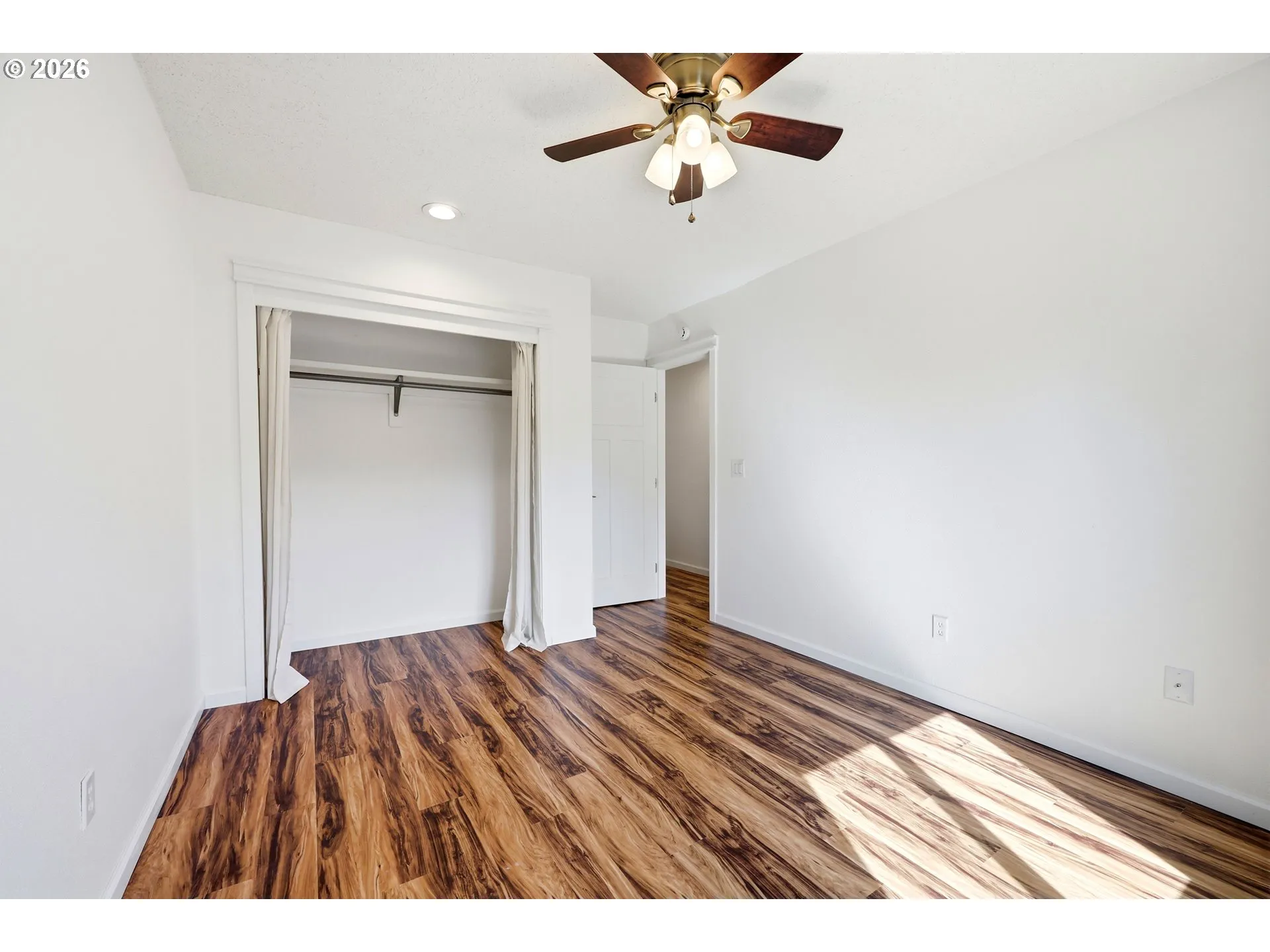 Bedroom-Ceiling Fan