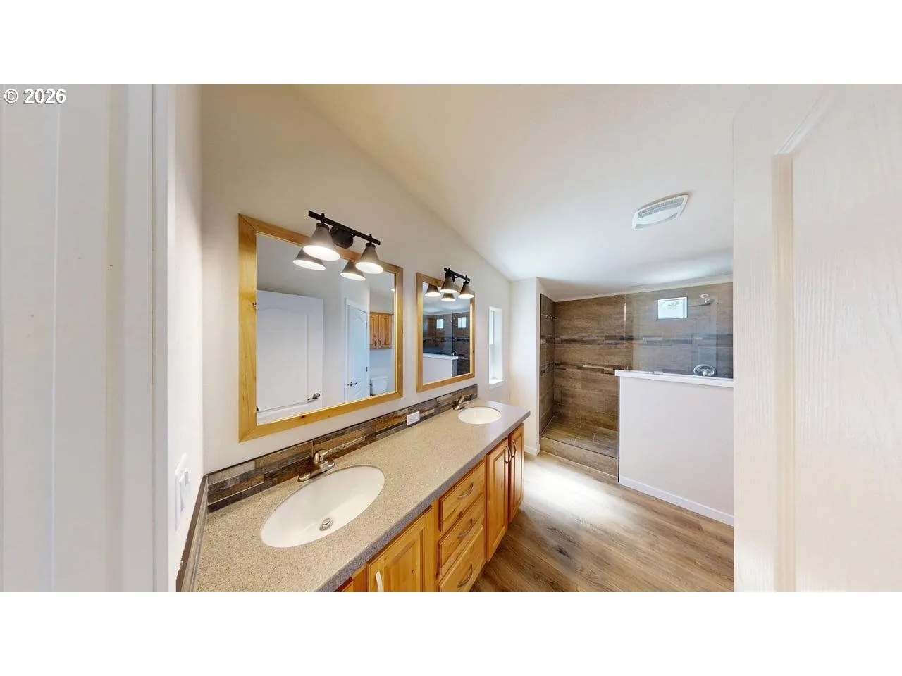 Bathroom, Attached
