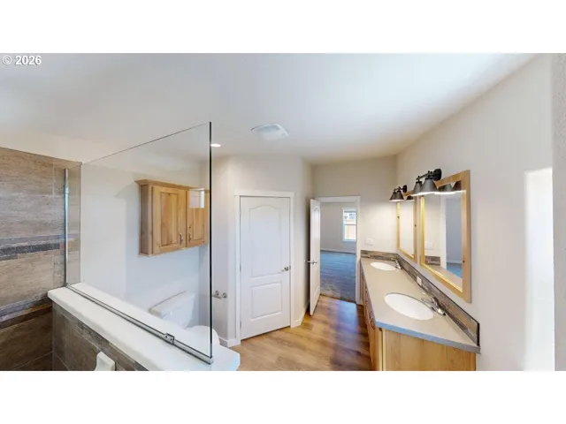 Bathroom, Attached