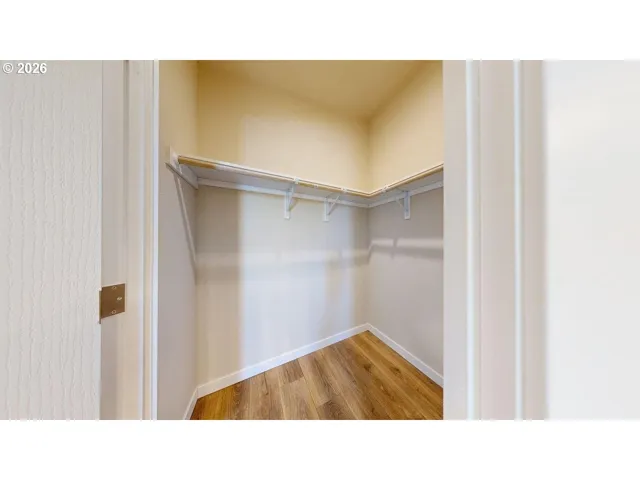 Bathroom, Attached-Walk-In Closet