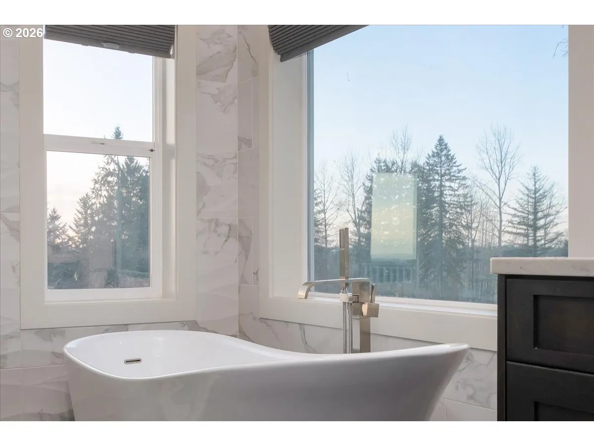 Owner's Suite Bathroom-Garden Tub