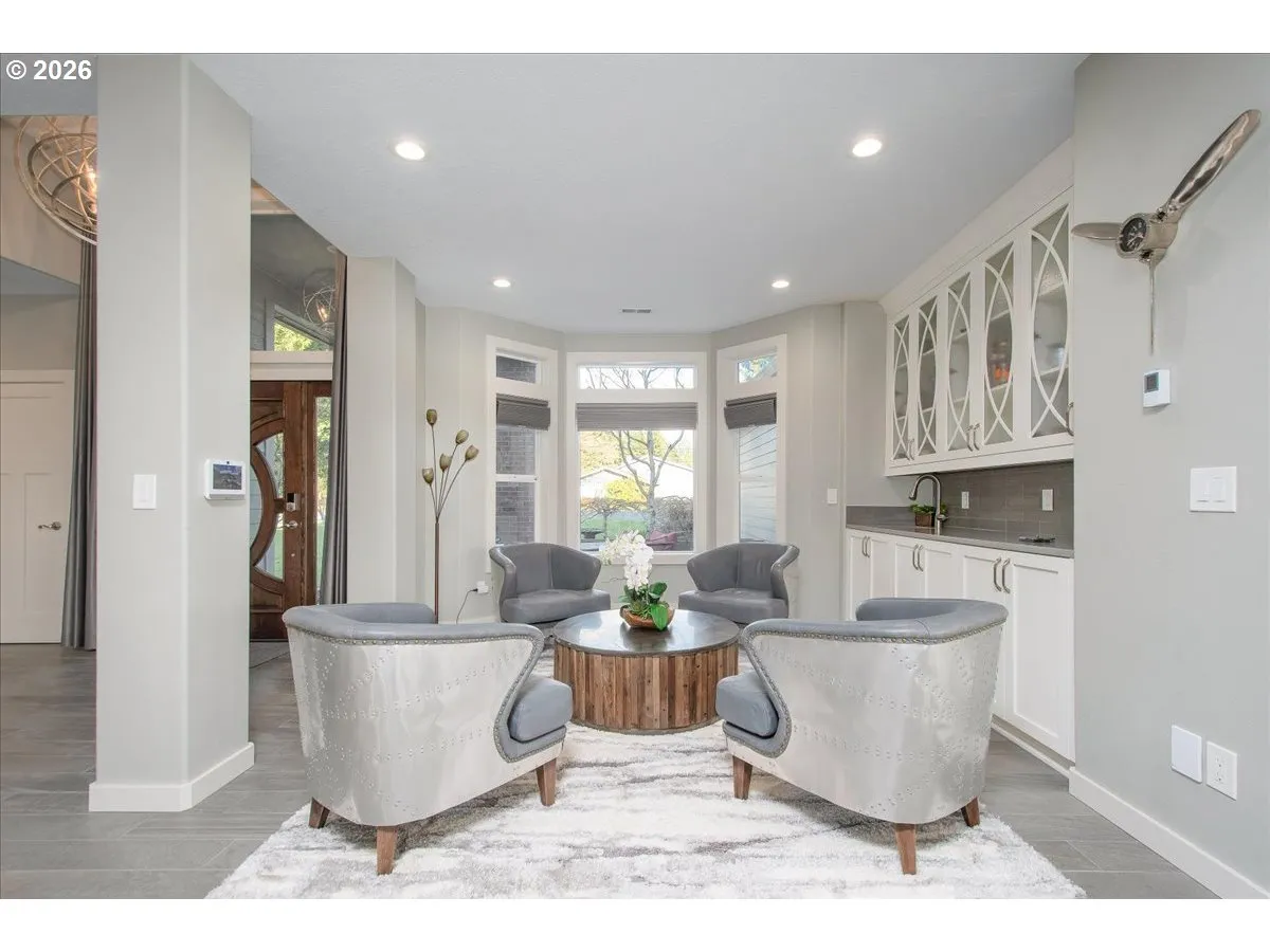 Dining Room-Built-In Cabinets