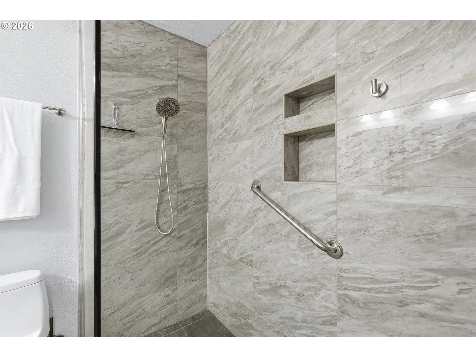 Bathroom-Walk in Shower