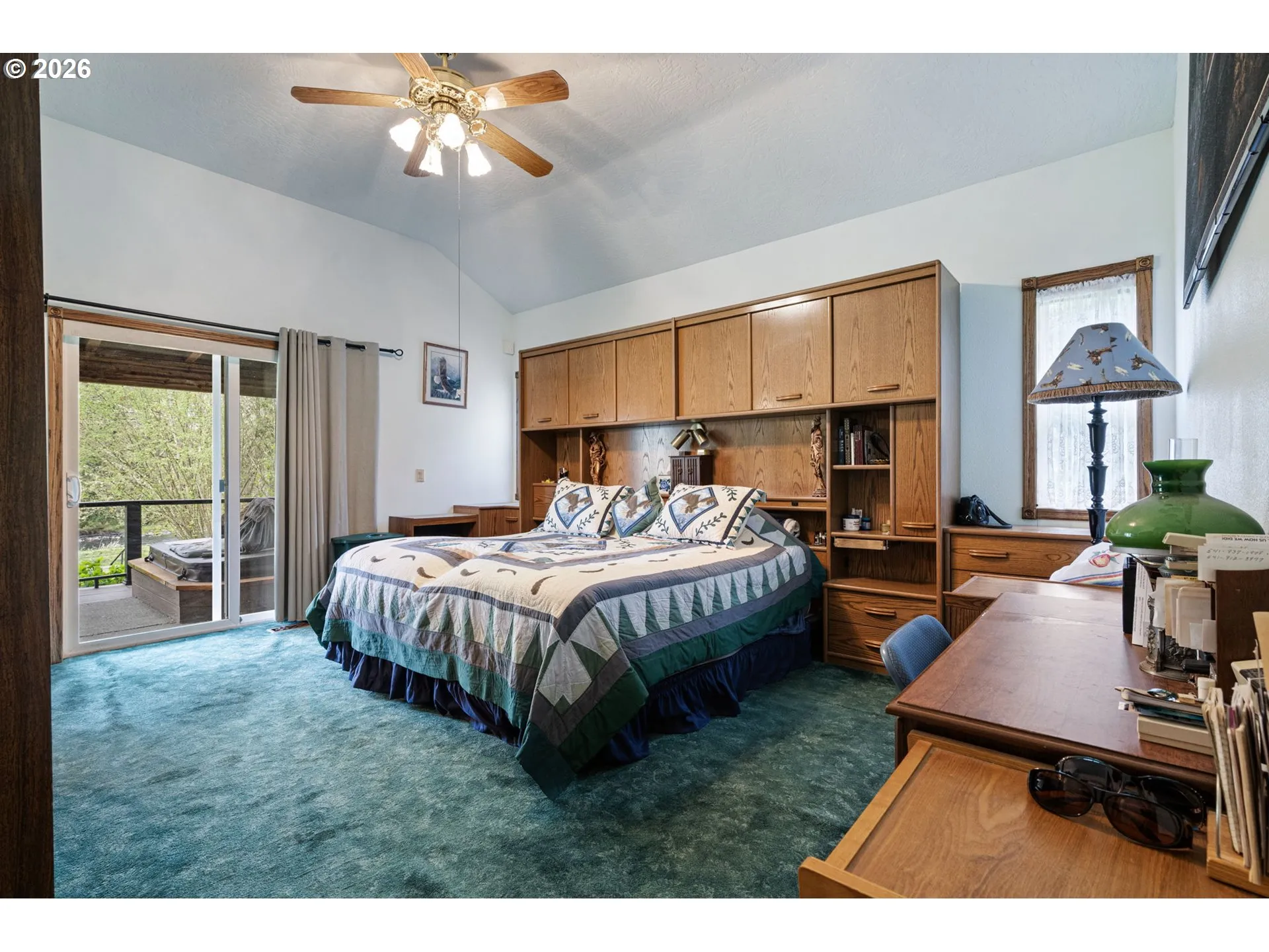 Bedroom, Primary