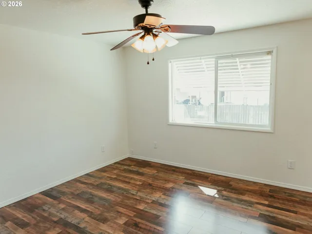 Bedroom, Primary