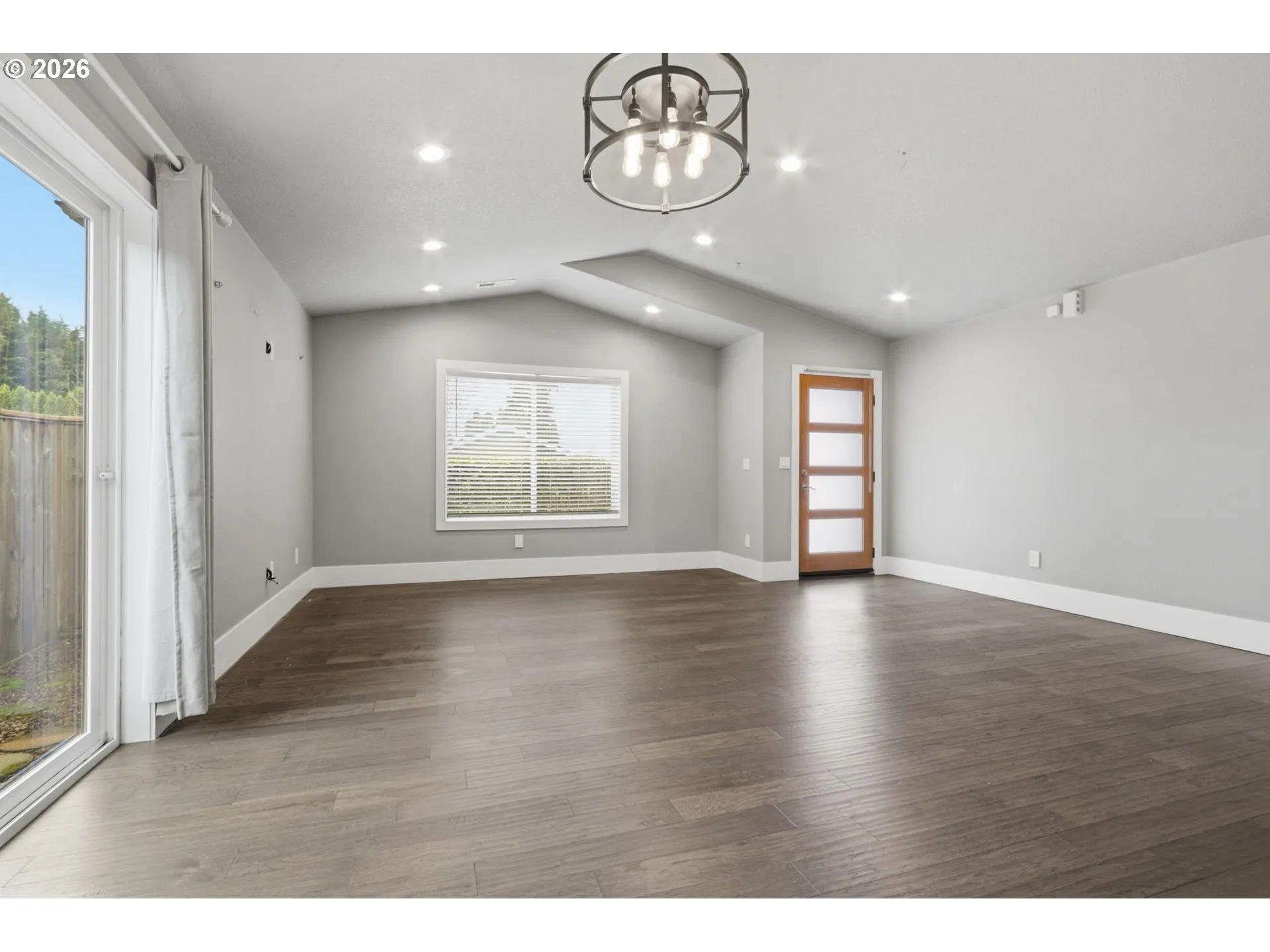 Living Room-Vaulted Ceilings