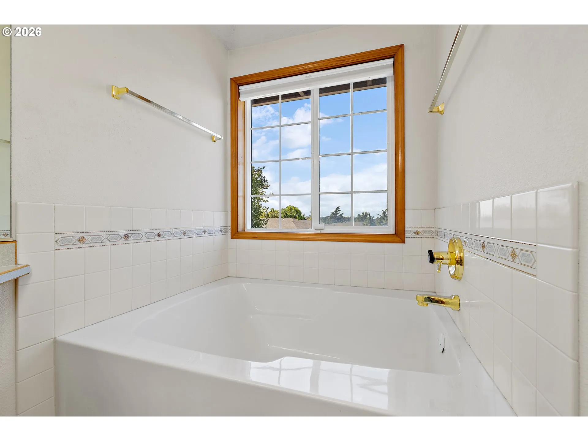 Primary Bedroom-Attached Bathroom