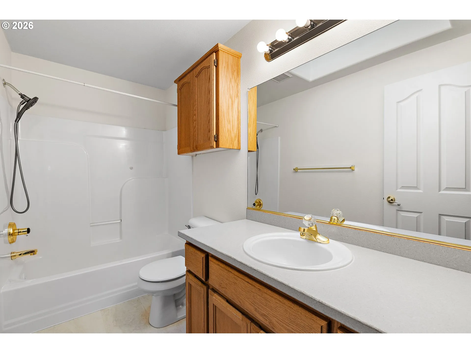 Bathroom-Upper