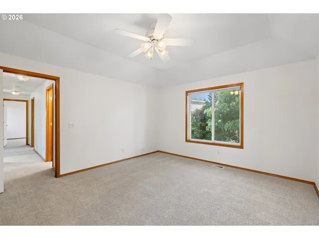 Primary Bedroom-Upper