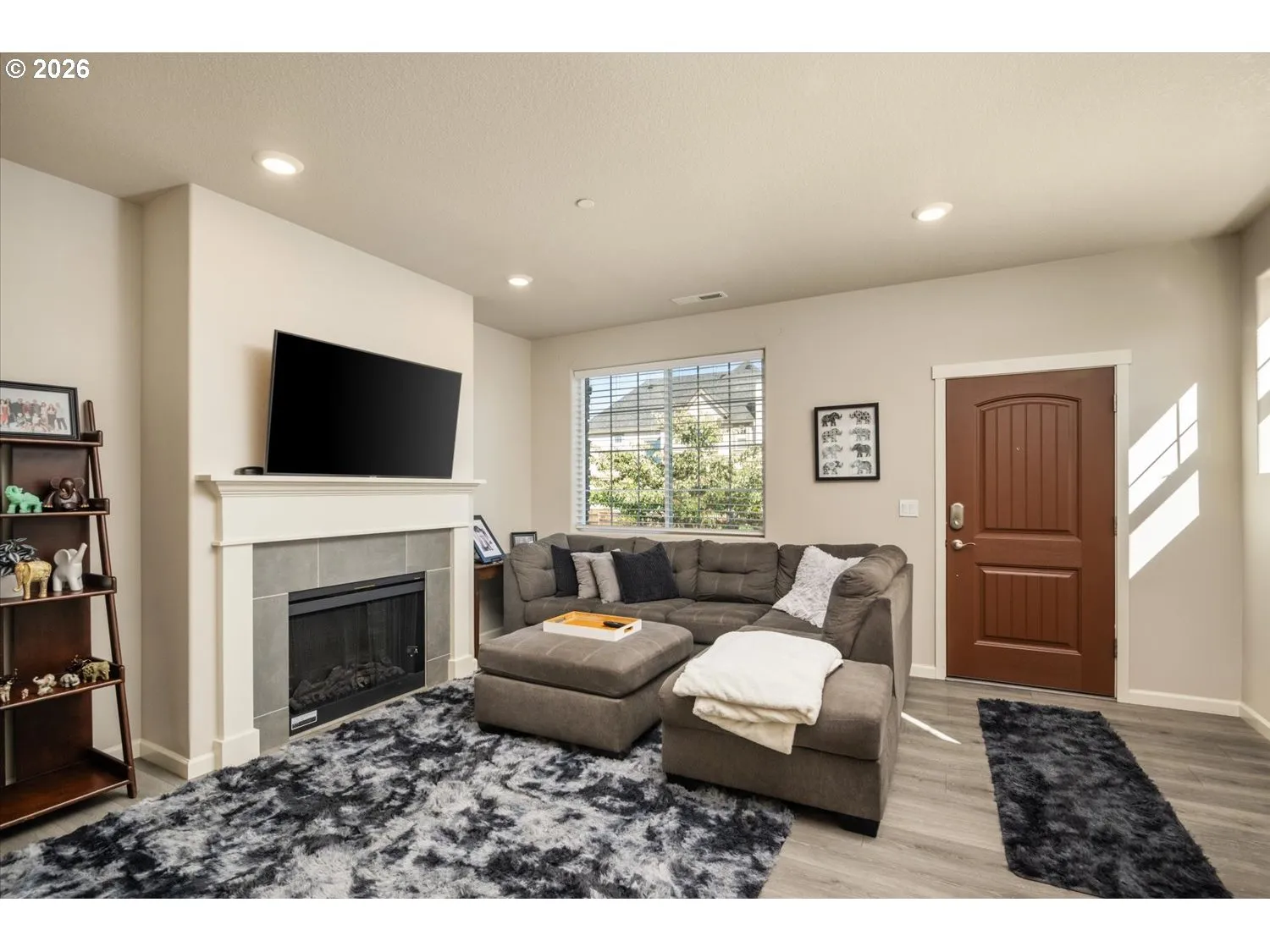 Living Room-Fireplace