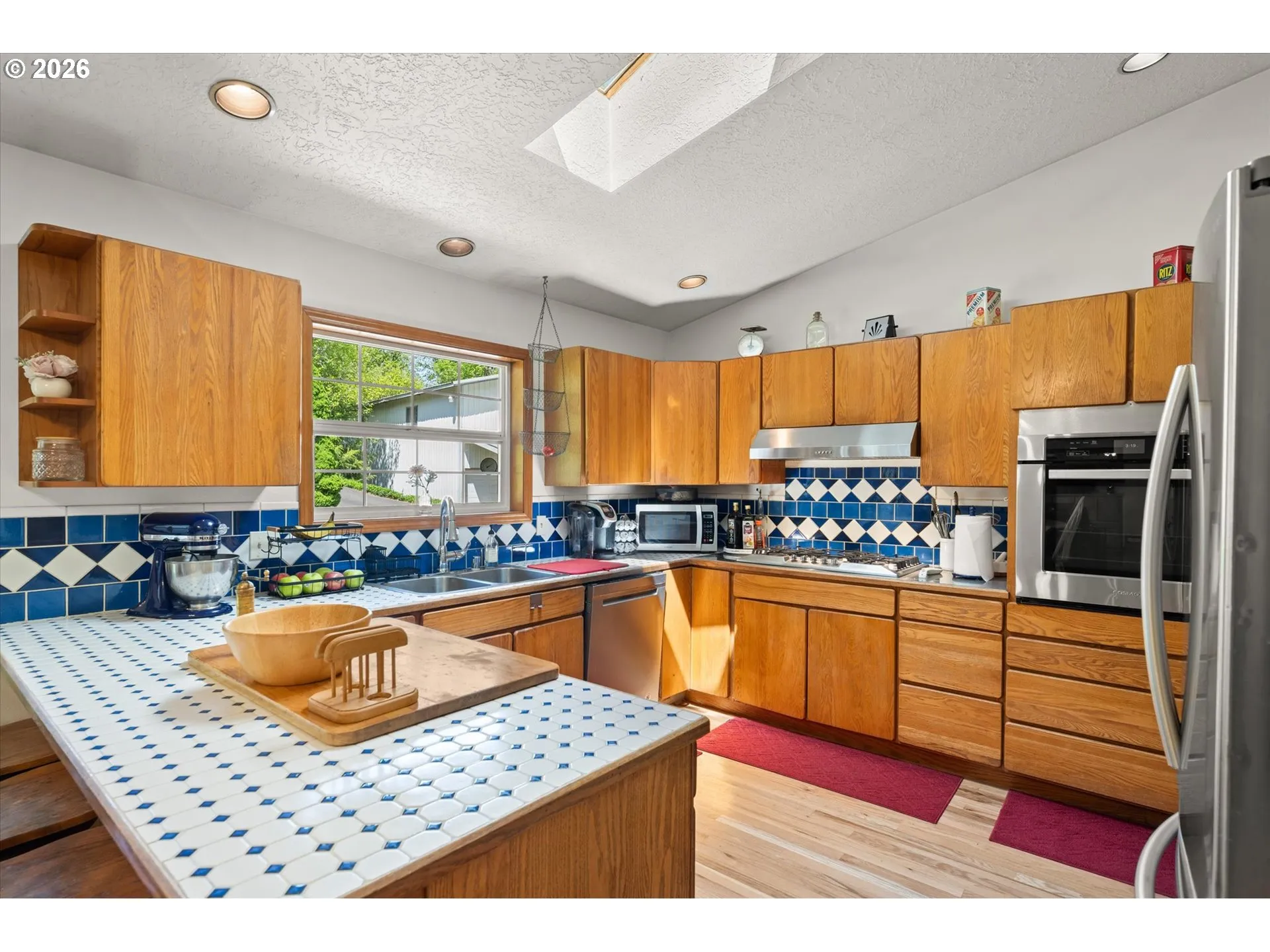 Kitchen-Eating Area