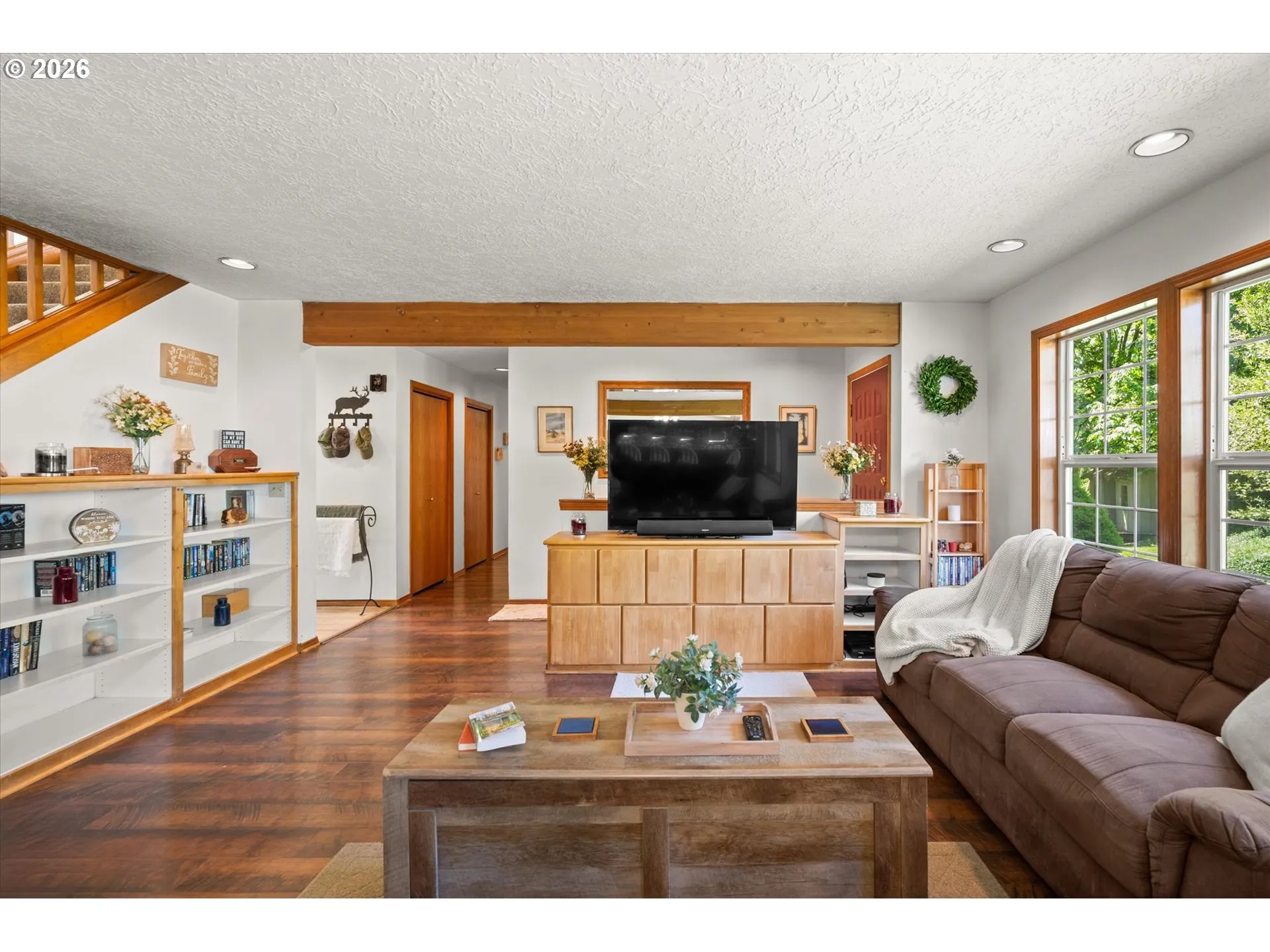 Living Room-Built-In Shelving