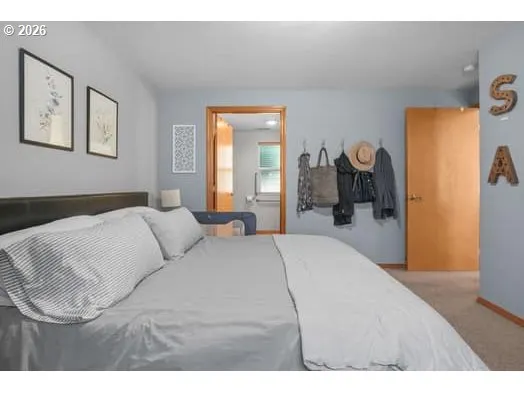 Primary Bedroom-Attached Bathroom
