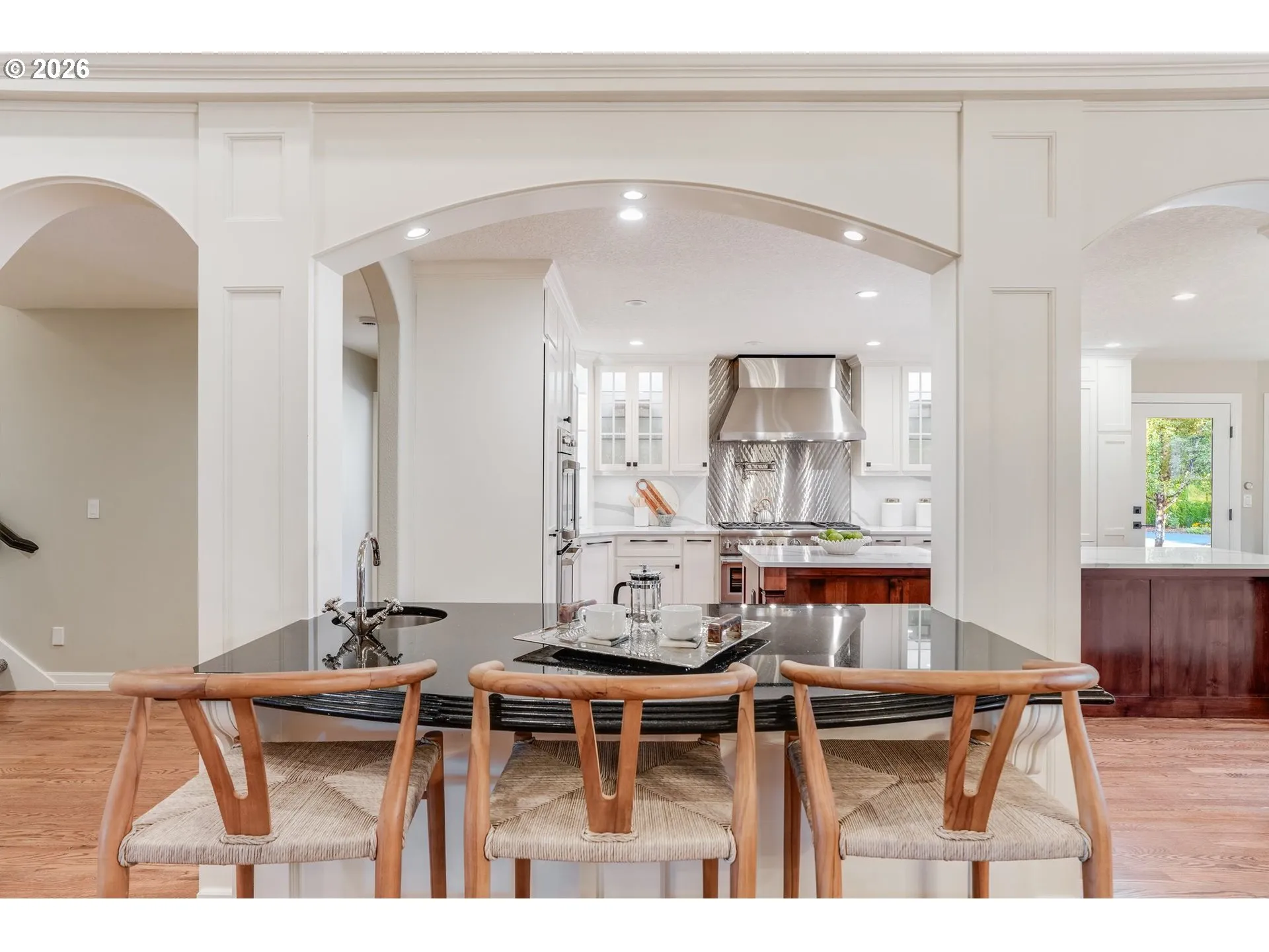 Kitchen-Breakfast Bar