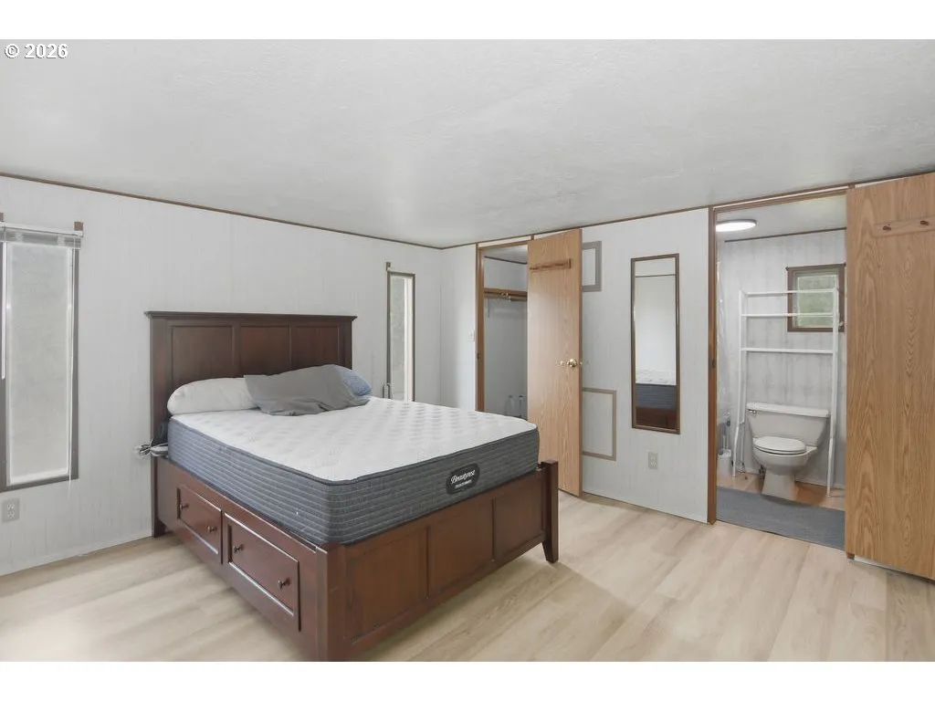 Primary Bedroom-Attached Bathroom