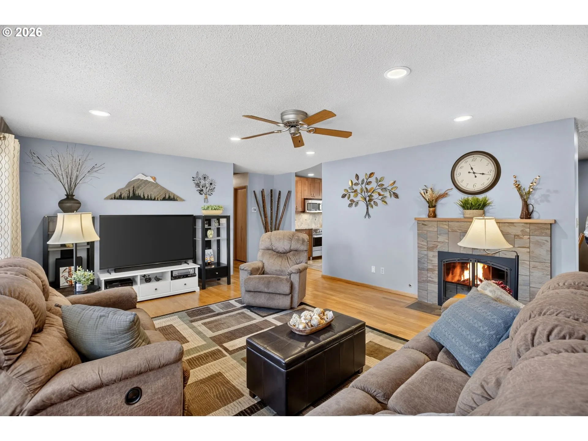 Living Room-Fireplace