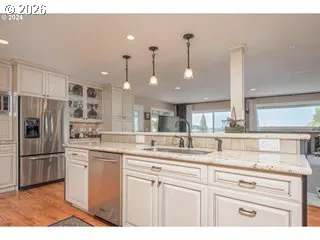 Kitchen-Island