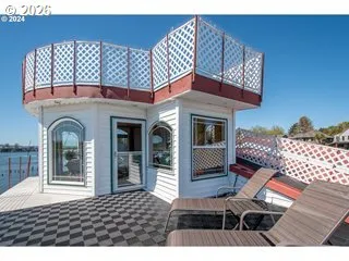 Deck-Upper