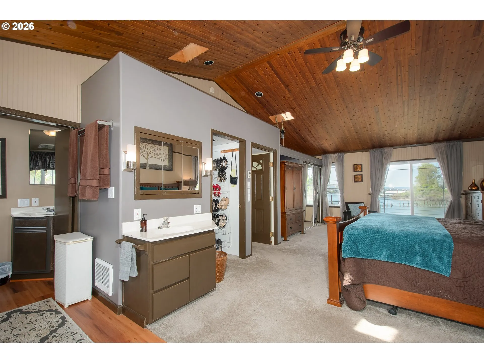 Bedroom, Primary-Upper