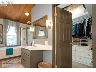 Primary Bedroom-Walk-In Closet