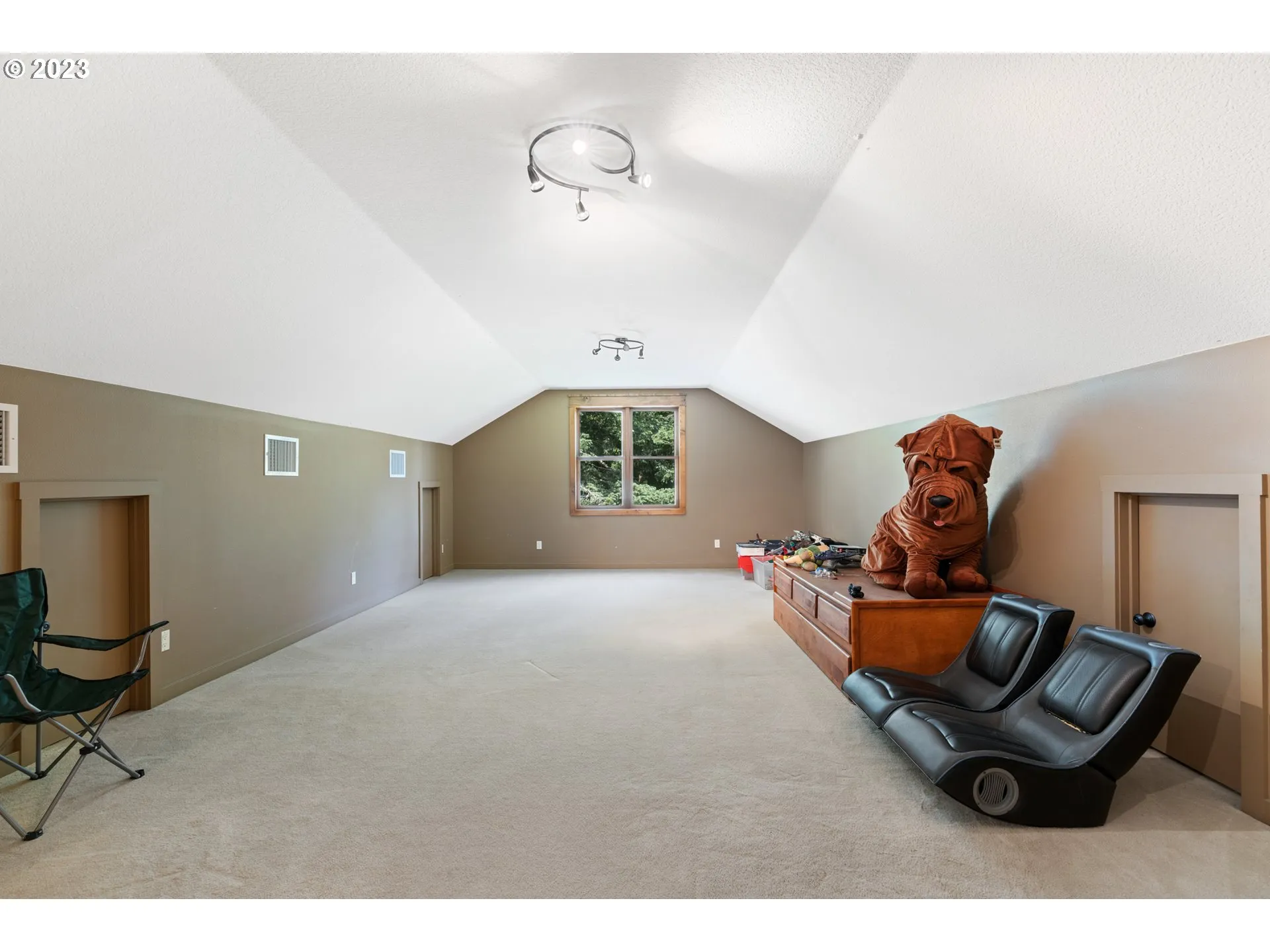 Bonus Room-Upper