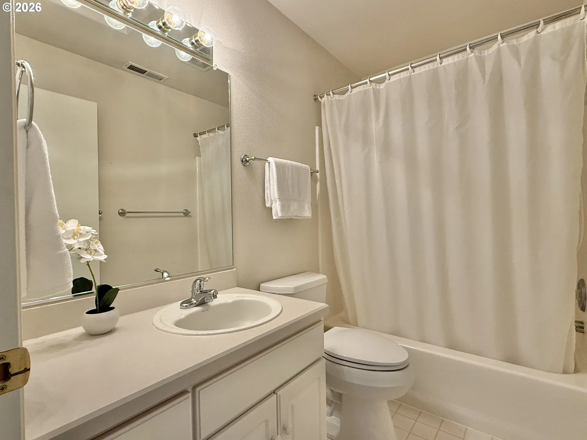Bathroom-Upper