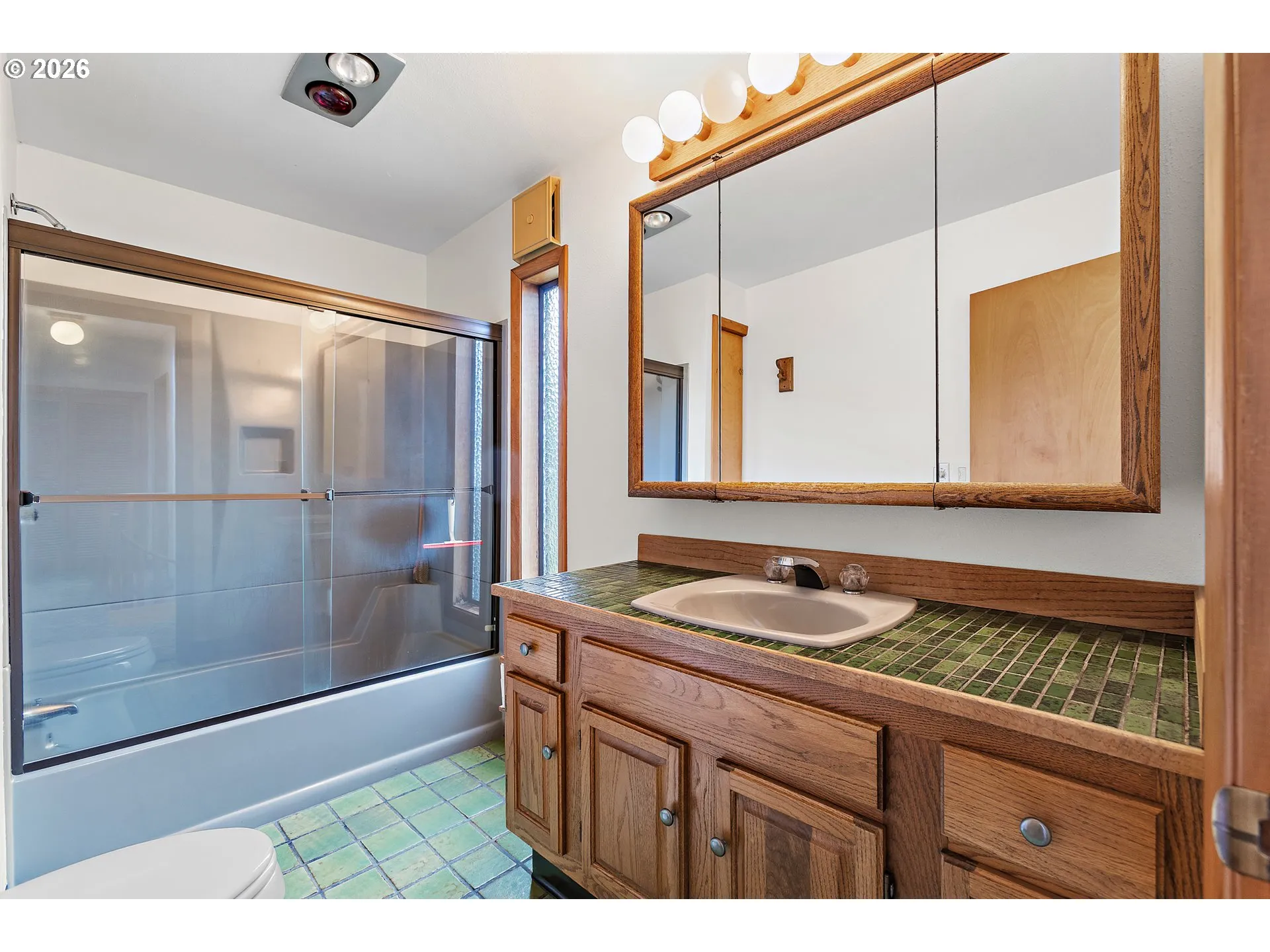 Bathroom-Upper