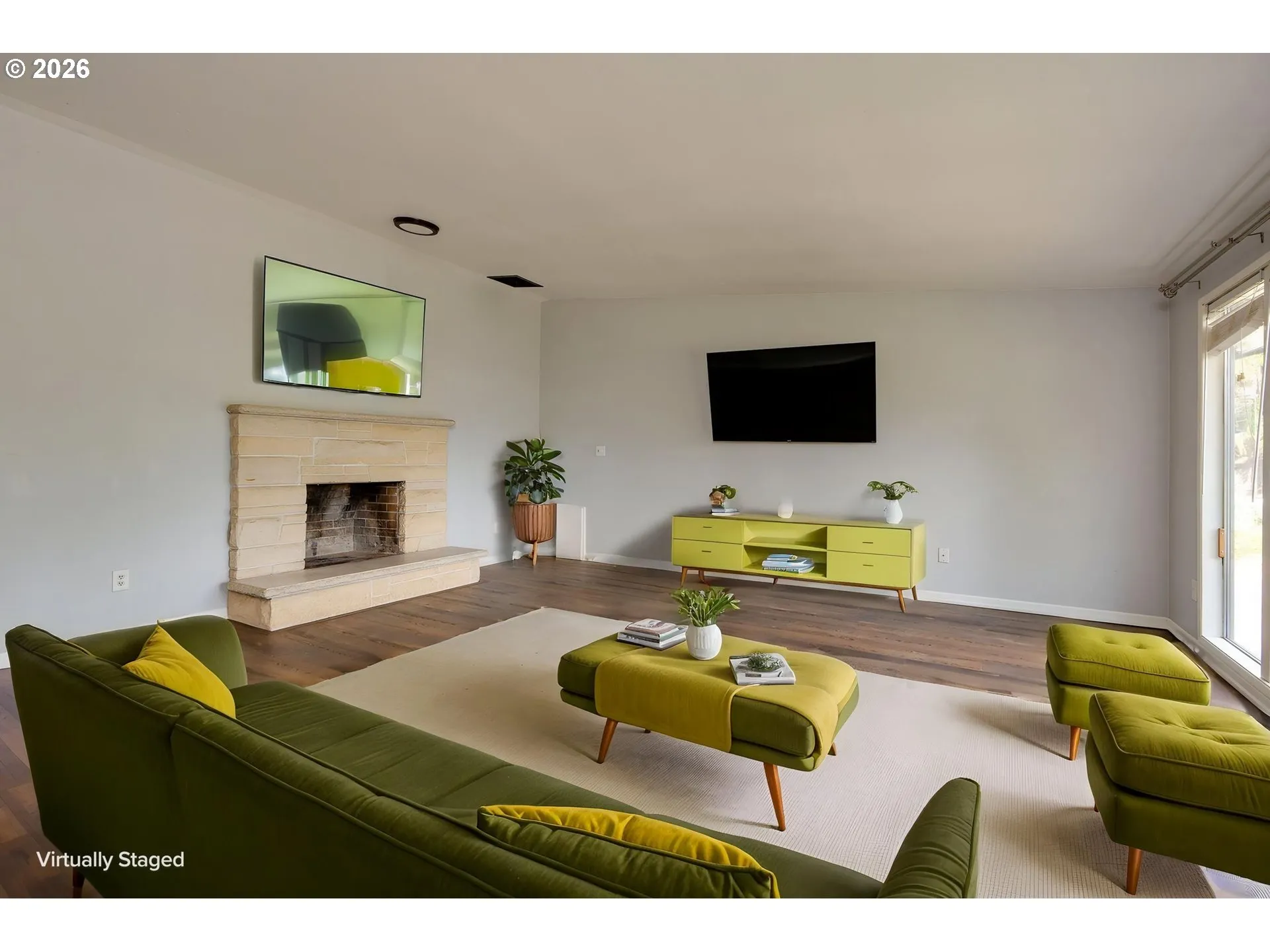 Living Room-Fireplace
