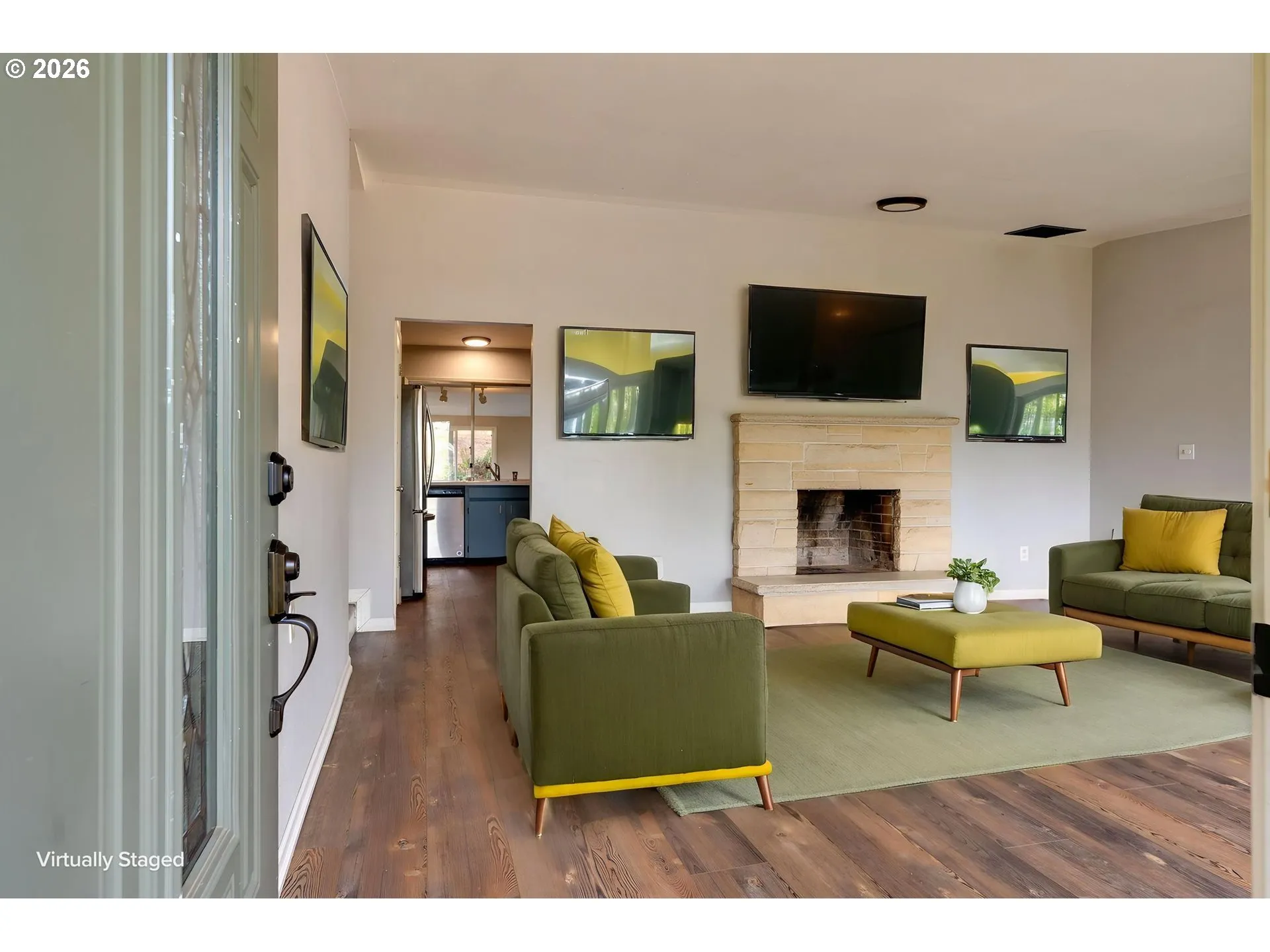 Living Room-Fireplace