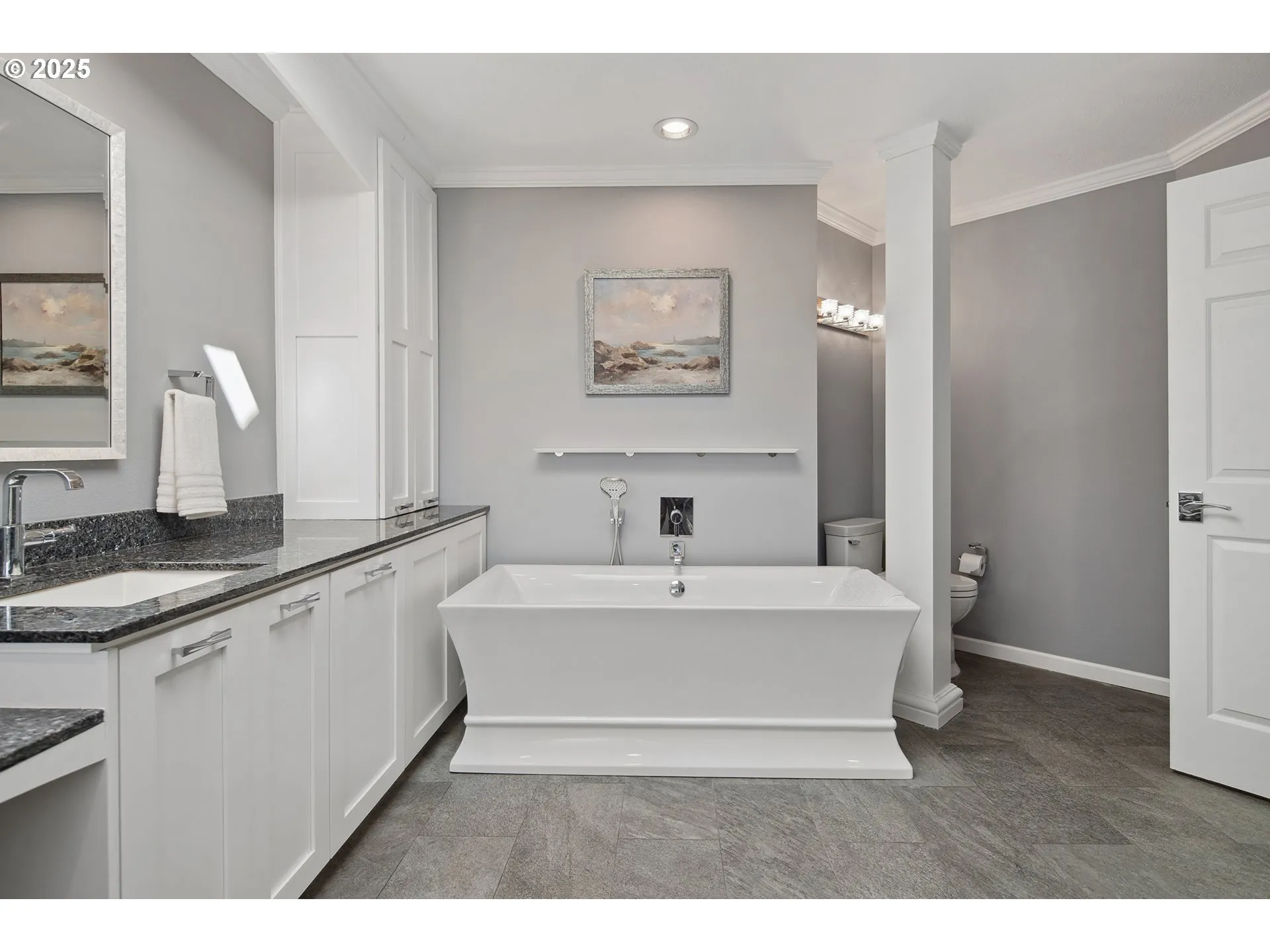 Owner's Suite Bathroom-Garden Tub