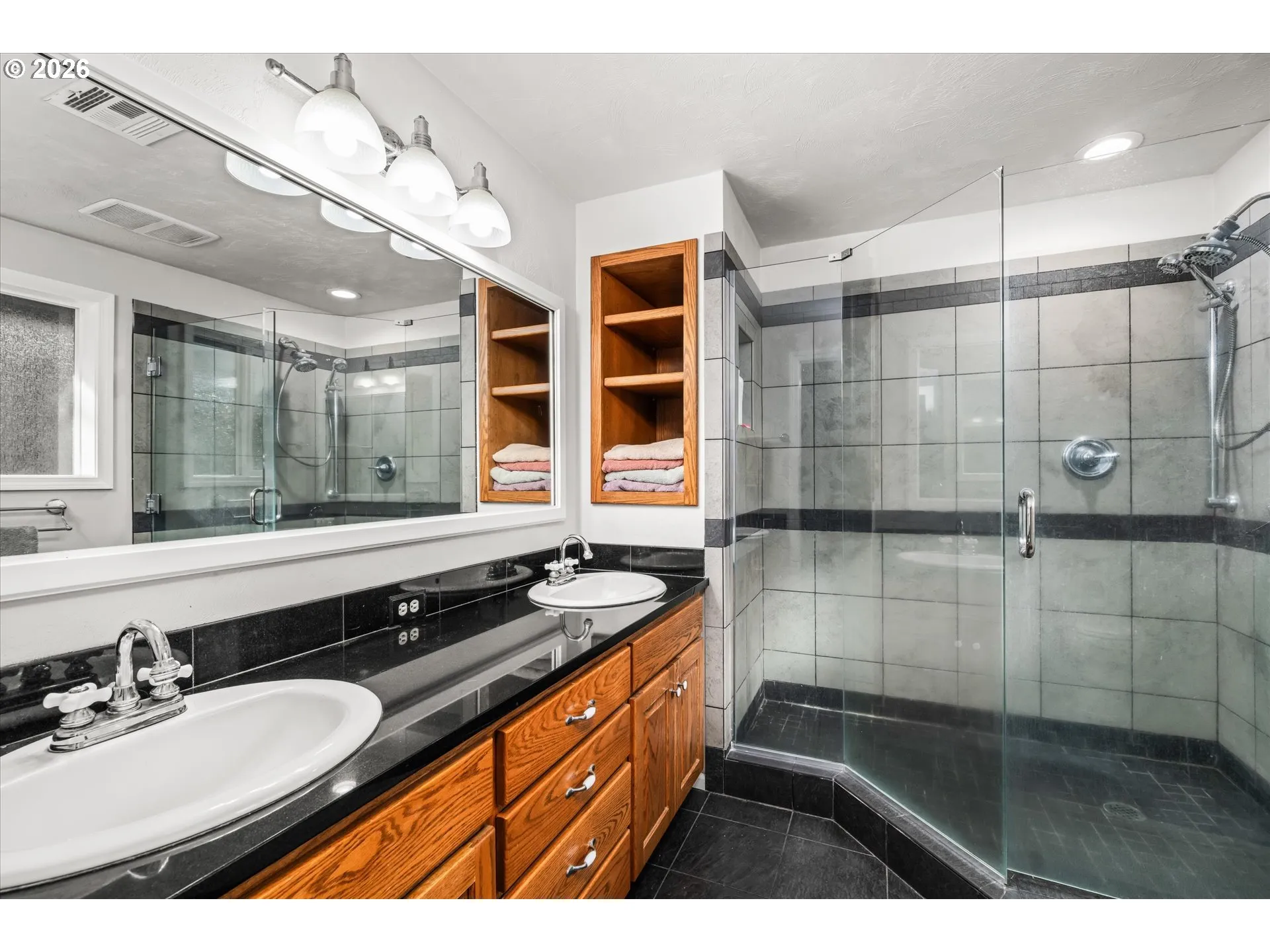 Bathroom, Attached-Upper