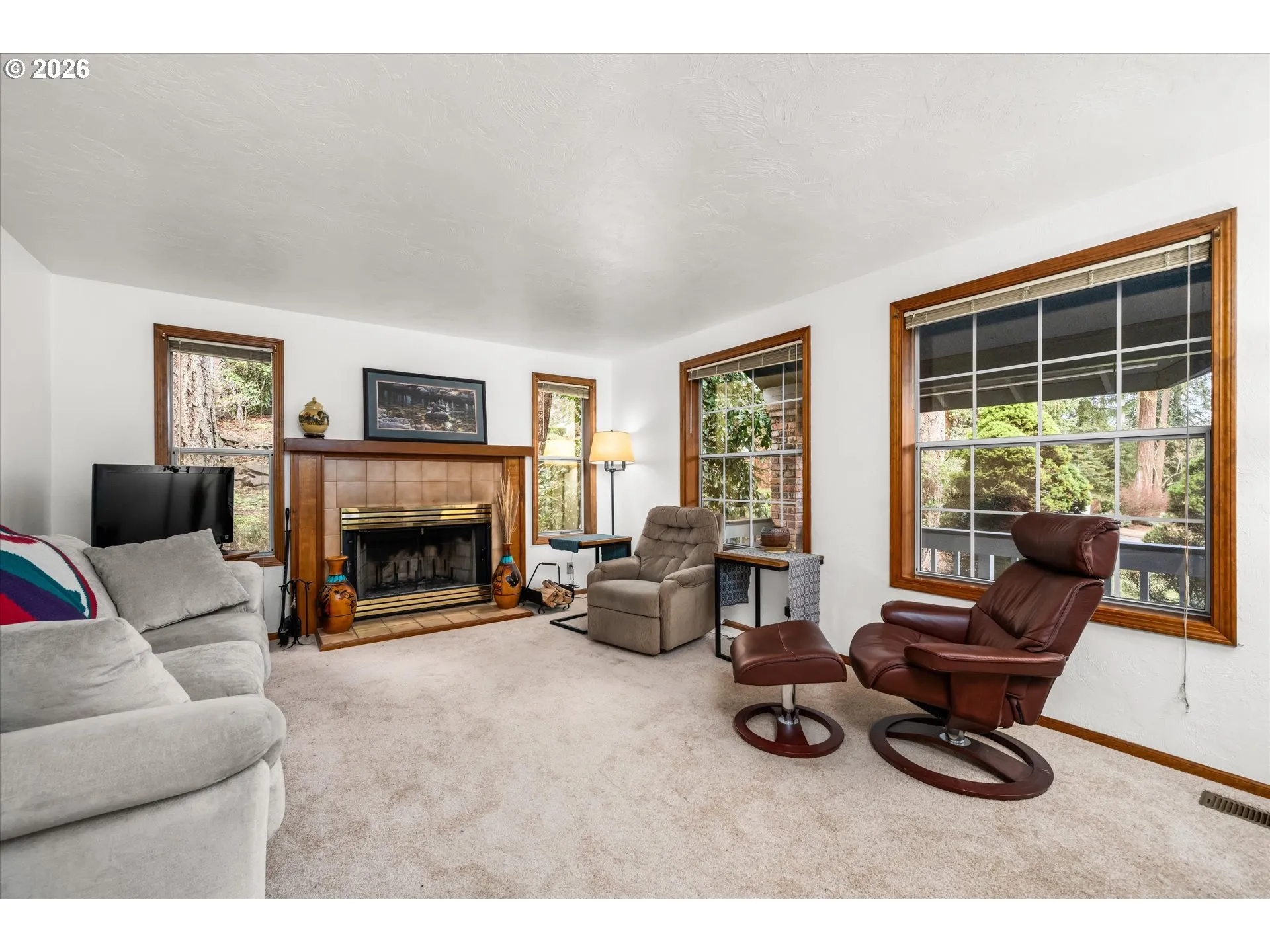 Living Room-Fireplace