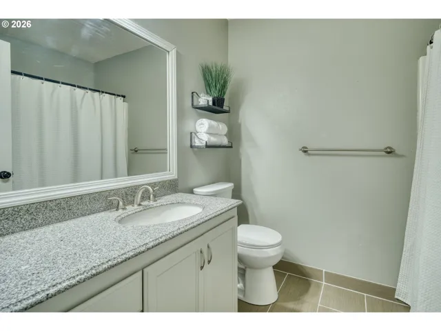 Bathroom-Upper