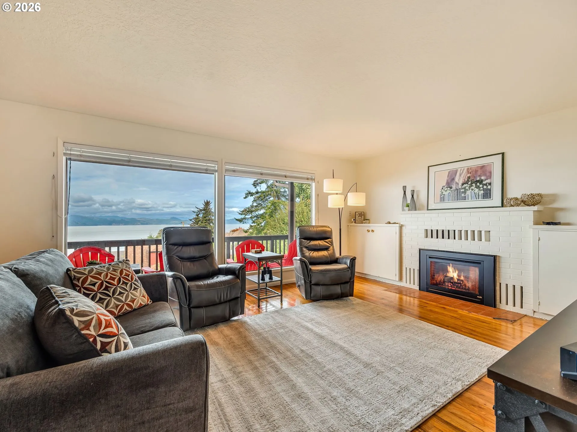 Living Room-Fireplace