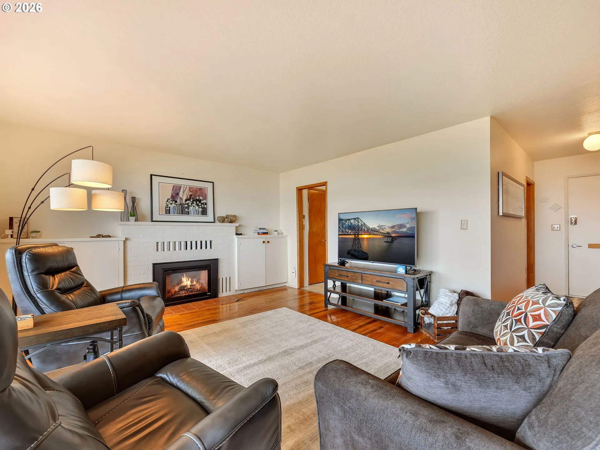 Living Room-Fireplace