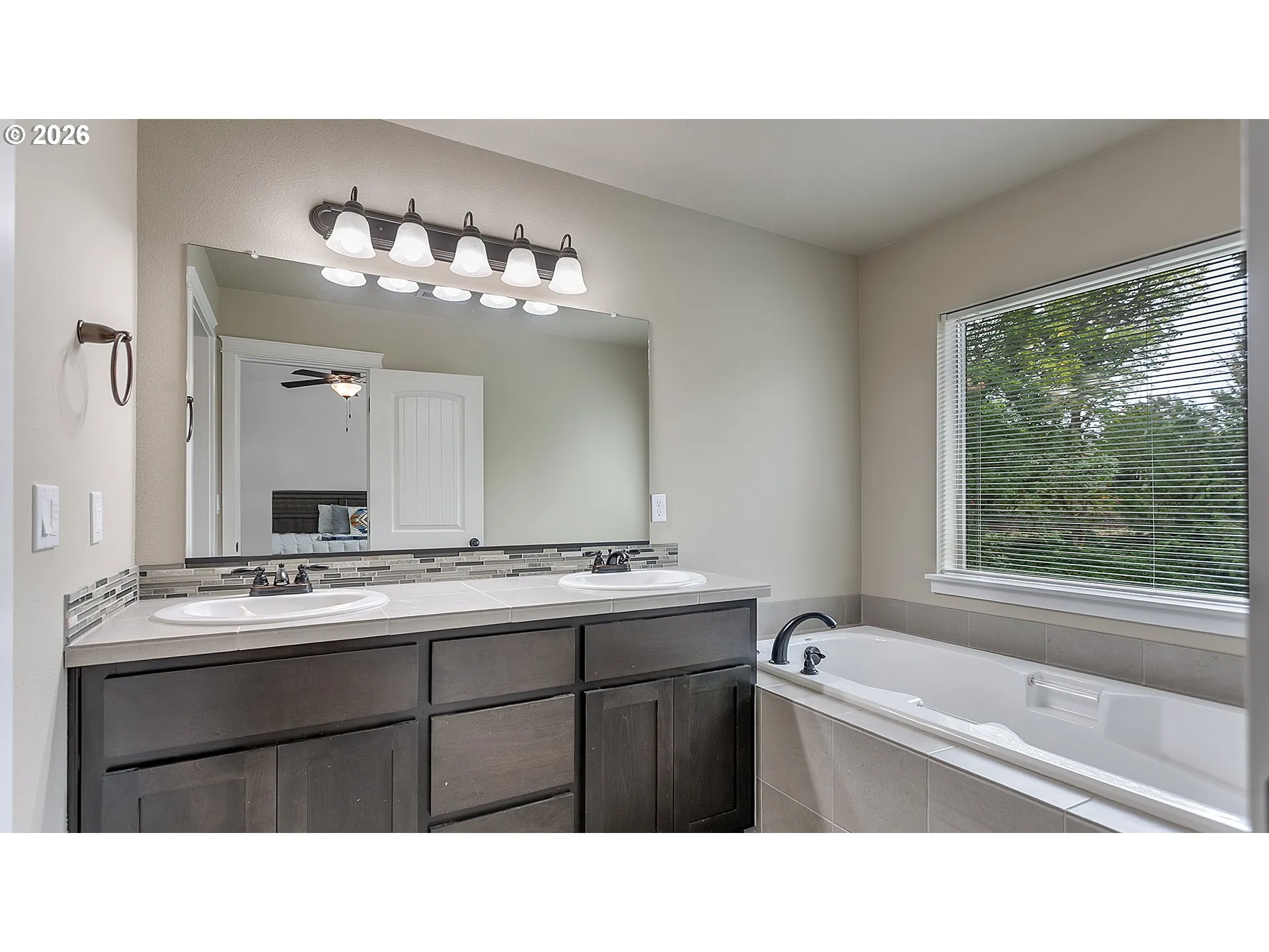 Bedroom, Owner's Suite-Upper
