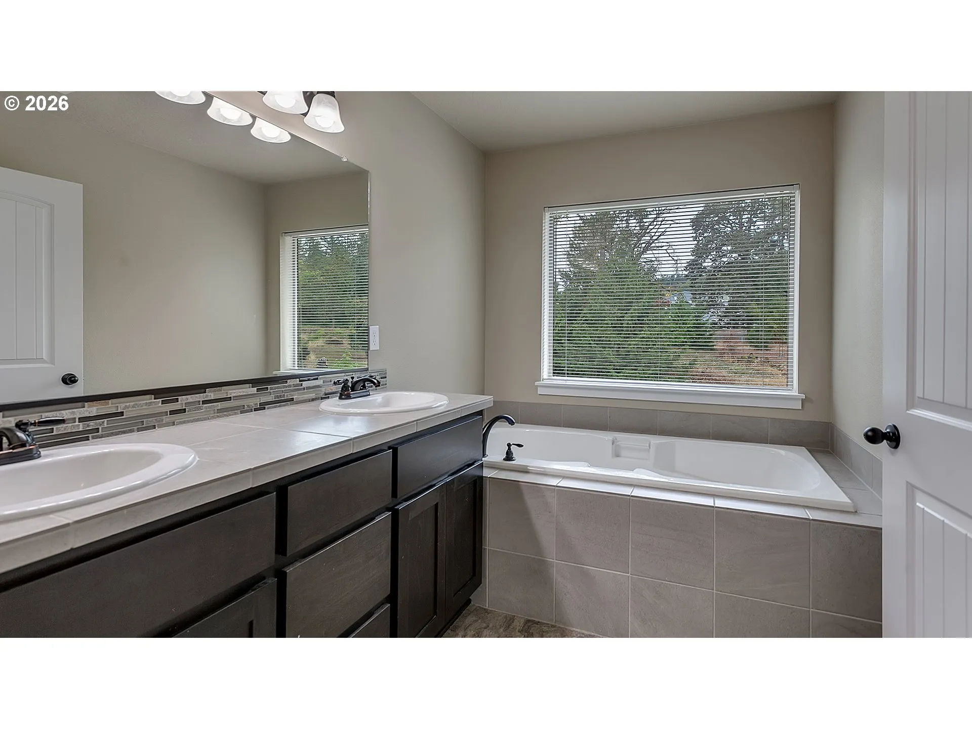 Bedroom, Owner's Suite-Upper