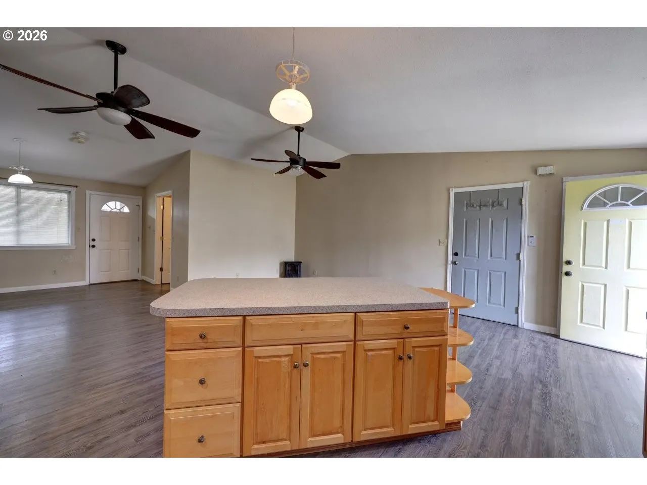 Kitchen/Dining Room-Island
