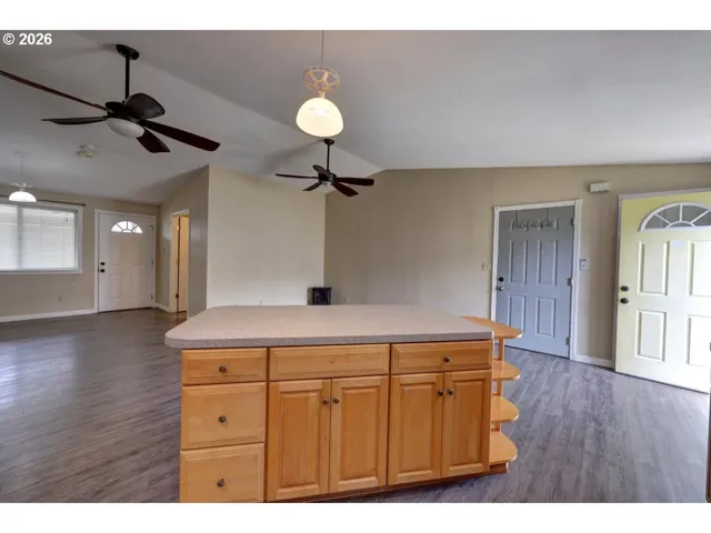 Kitchen/Dining Room-Island