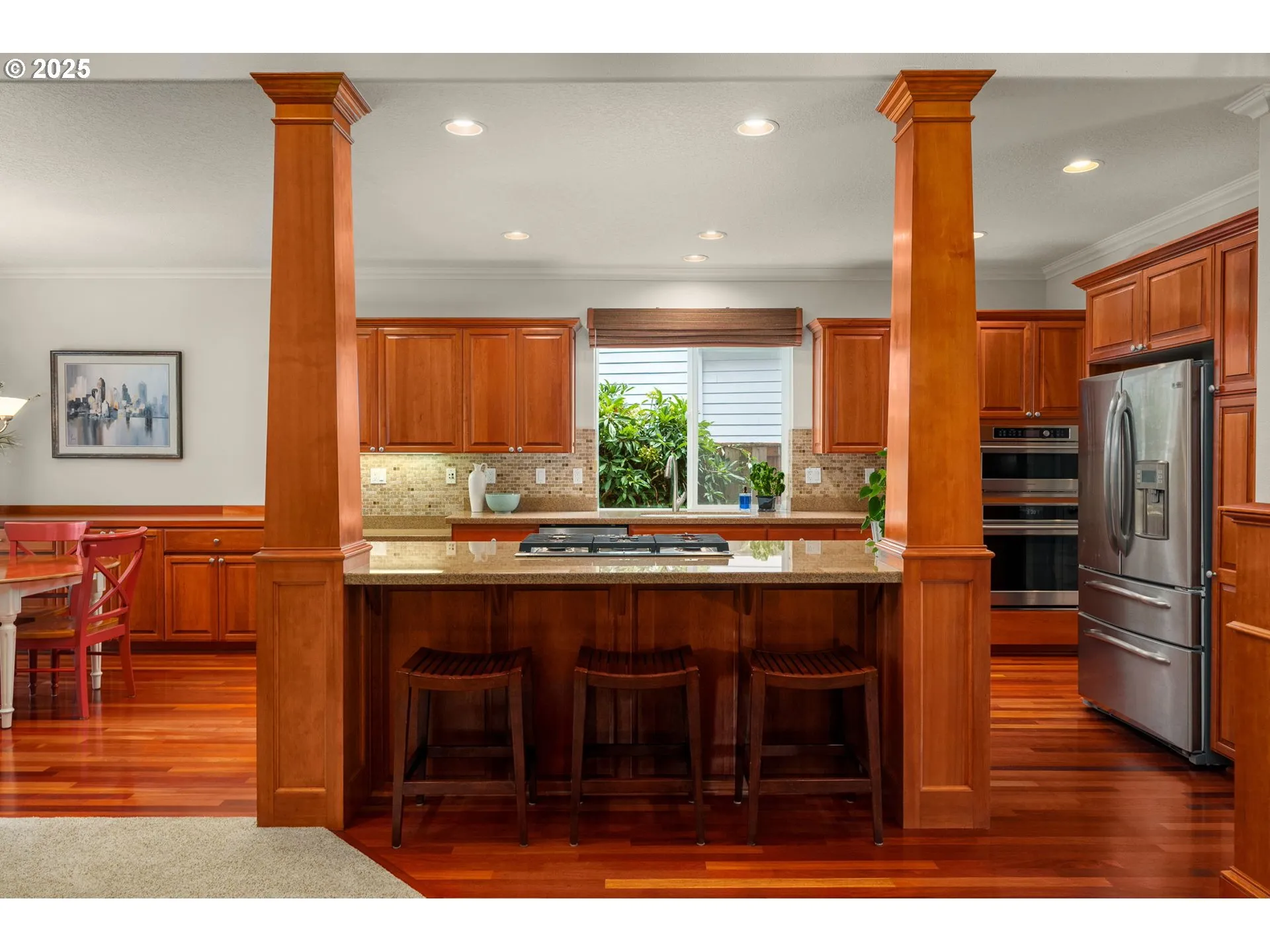 Kitchen-Breakfast Bar