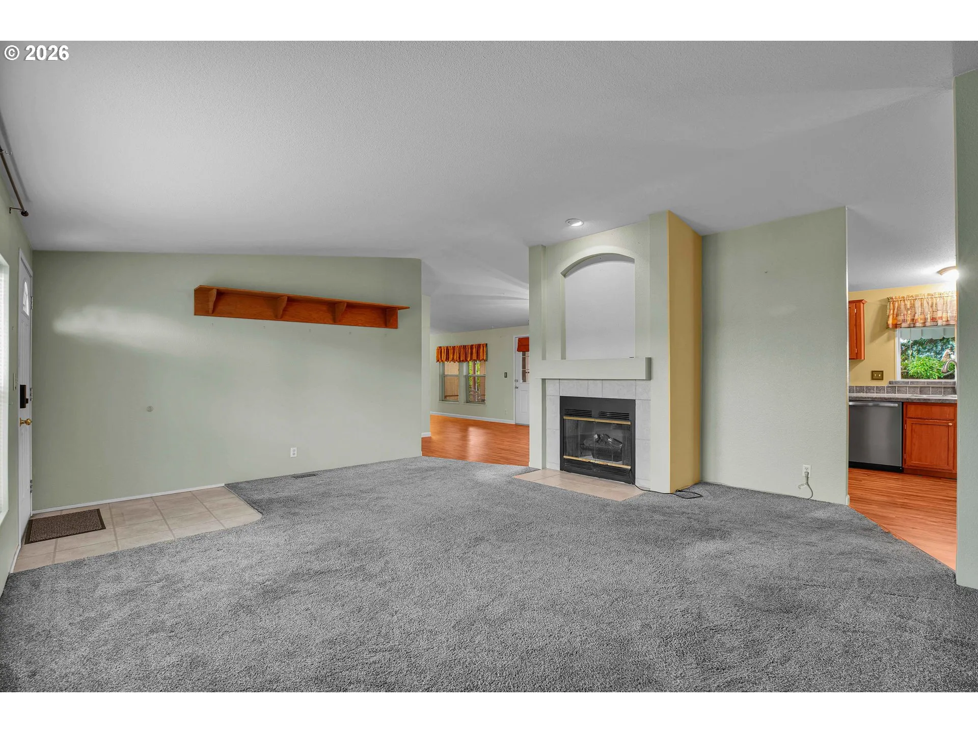 Living Room-Fireplace