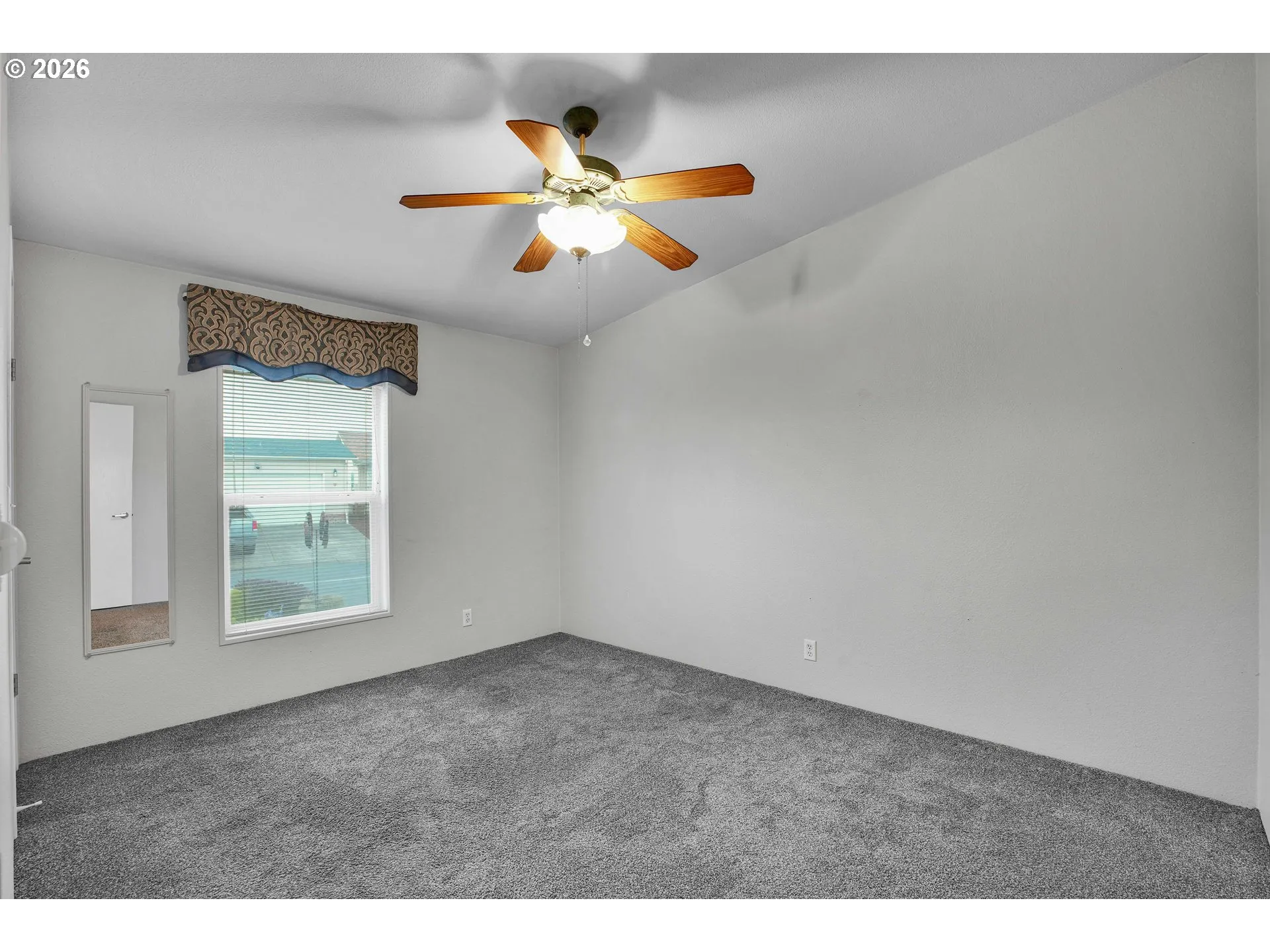 Bedroom-Ceiling Fan